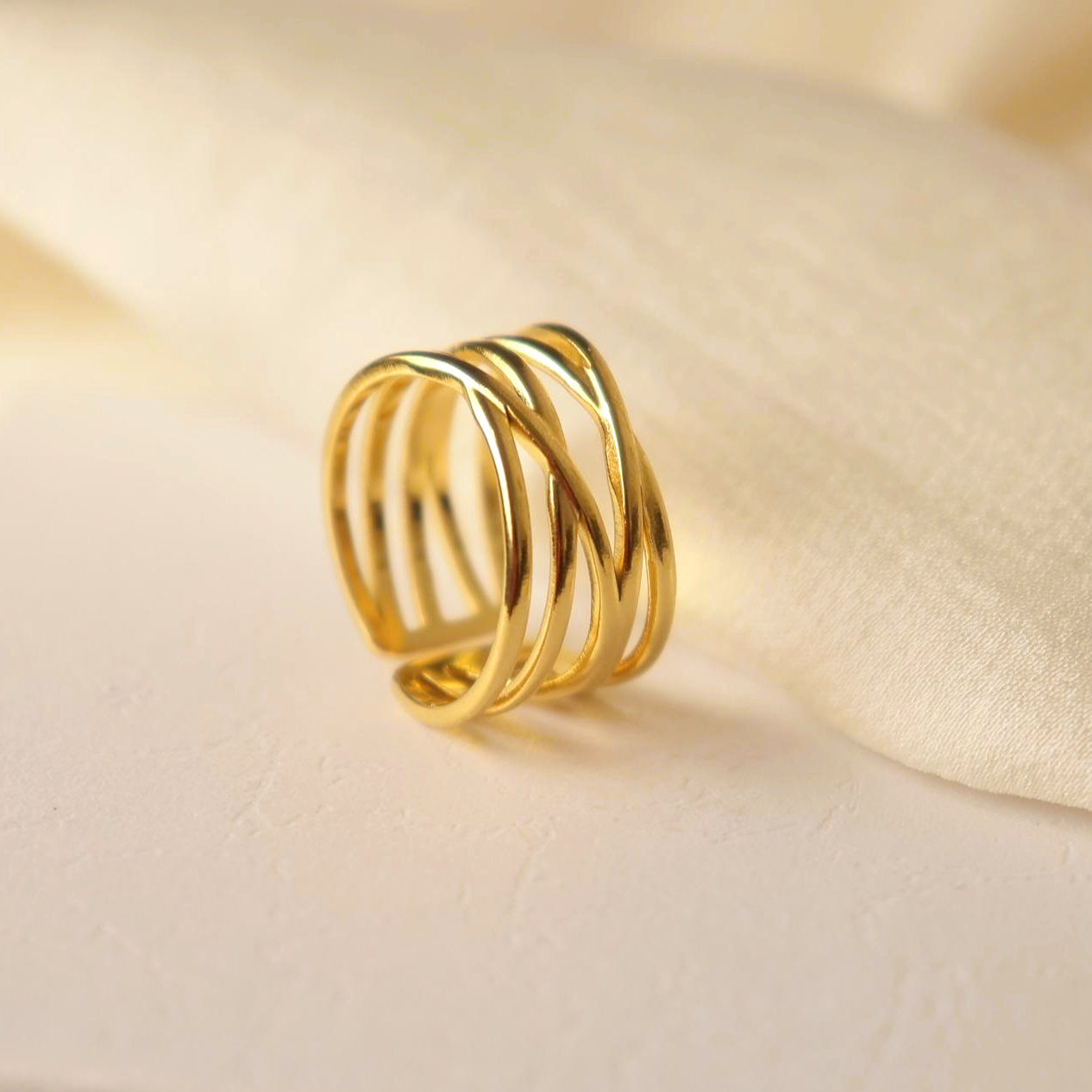 STELLA RING