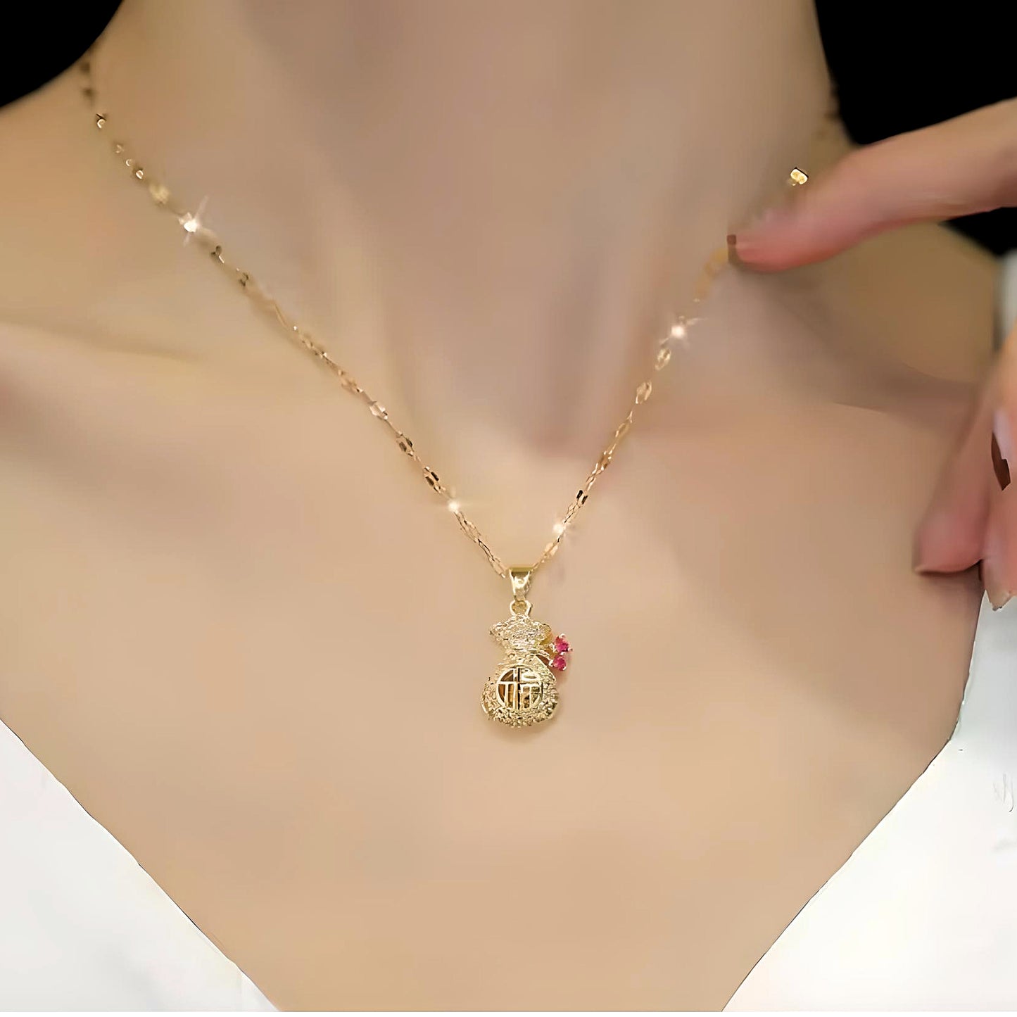 RICHY NECKLACE
